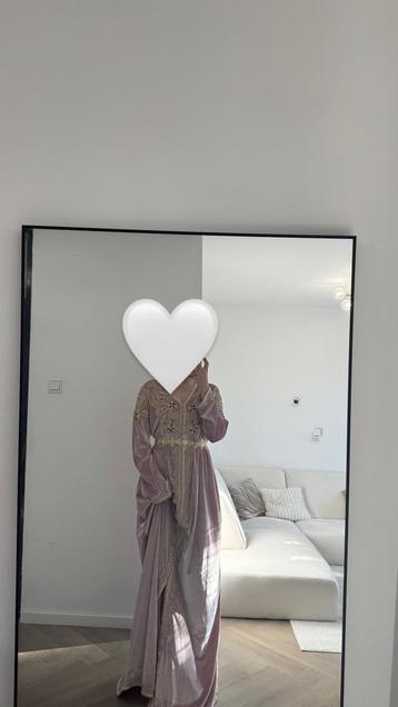 Marokkaanse jurk kaftan– lichtroze fluweel velvet met kralen beschikbaar voor biedingen