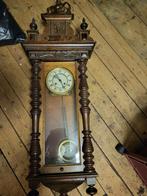 Antieke Wandklok met Slinger, Antiek en Kunst, Antiek | Klokken, Ophalen of Verzenden