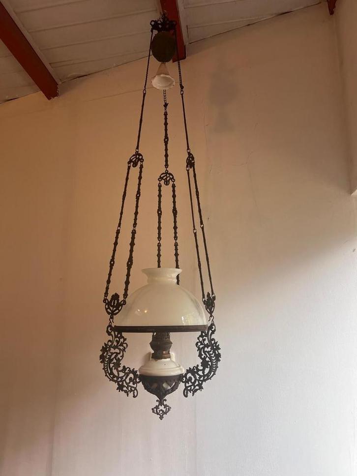Antieke olielamp gietijzer, Huis en Inrichting, Lampen | Kroonluchters, Gebruikt, Metaal, Ophalen