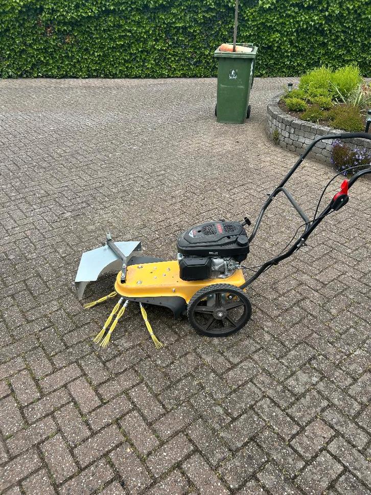 Onkruidborstel machine | veegmachine | onkruid borstel huren, Tuin en Terras, Veegmachines, Nieuw, Ophalen of Verzenden