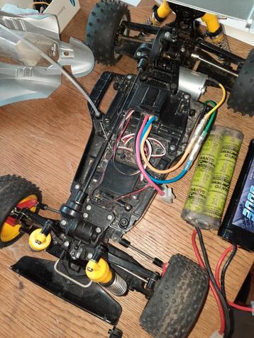 Twee rc auto's  beschikbaar voor biedingen