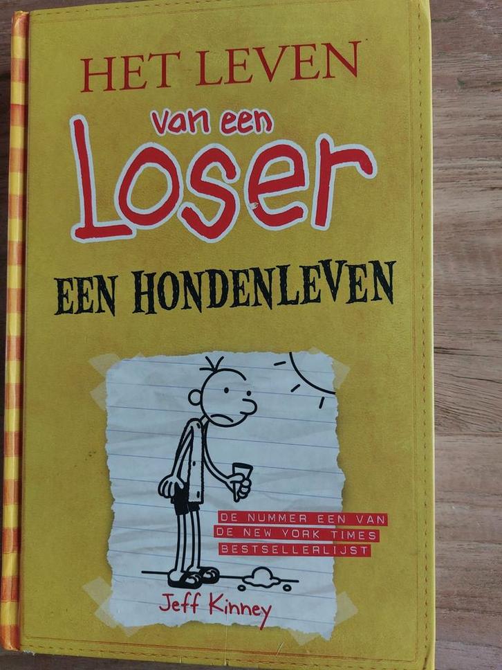 Jeff Kinney - Een hondenleven, Boeken, Kinderboeken | Jeugd | 10 tot 12 jaar, Zo goed als nieuw, Ophalen of Verzenden