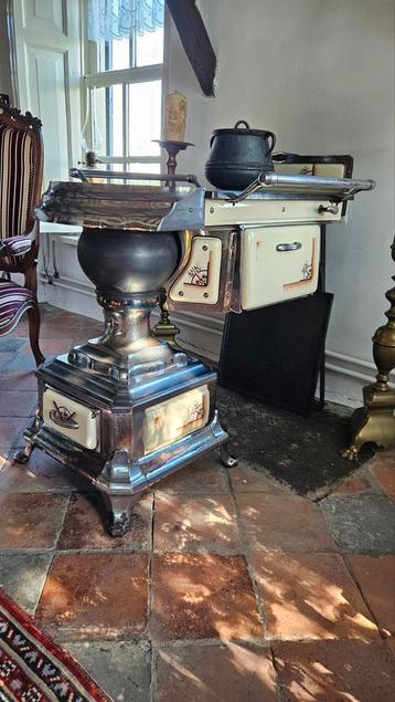 Antiek Kolenfornuis beschikbaar voor biedingen