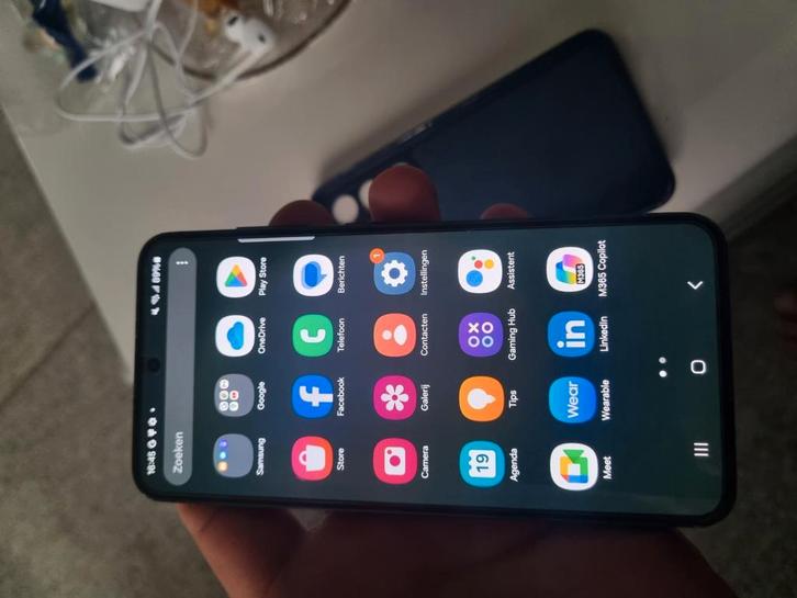 Galaxy s23 128GB
En Z flip 4 128gb, Telecommunicatie, Mobiele telefoons | Samsung, Zo goed als nieuw, Galaxy S23, 128 GB, Zwart