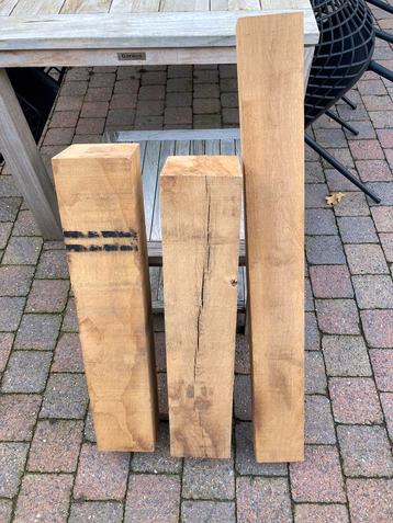 Eikenhouten balken beschikbaar voor biedingen