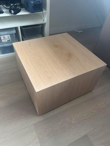 Eiken salontafel op wieltjes