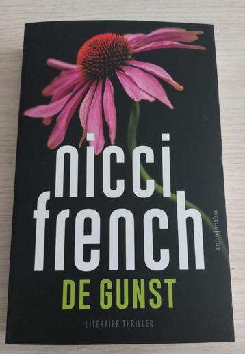Nicci French  De Gunst beschikbaar voor biedingen