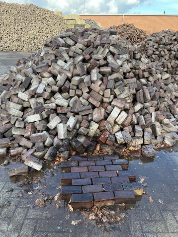 gebruikt oud gebakken klinkers rood paars beschikbaar voor biedingen