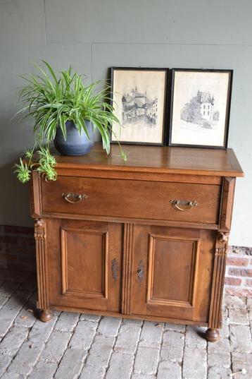 Prachtig antiek eiken houten dressoir, commode, meidenkast beschikbaar voor biedingen