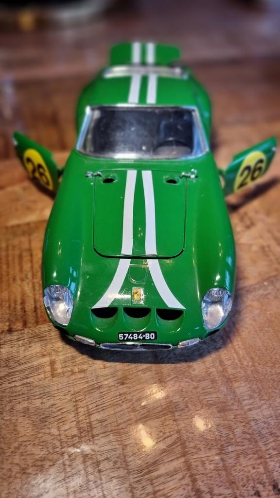 Ferrari 250 GTO 1962 Bburago 1/18 model nr 3011, Ophalen of Verzenden, Zo goed als nieuw, Auto, Bburago