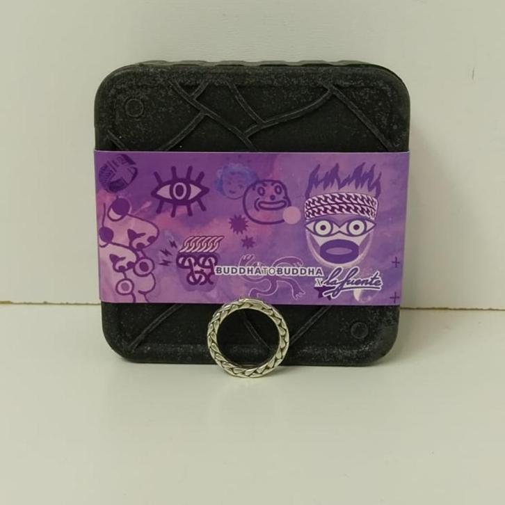 Buddha to Buddha ring, Sieraden, Tassen en Uiterlijk, Ringen, Gebruikt