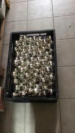 250 zilverkleurige glazen kerstballen, Ophalen of Verzenden, Zo goed als nieuw