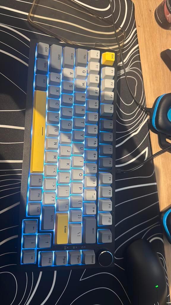 Epomaker AK820 RGB toetsenbord – bijna nieuw, Computers en Software, Toetsenborden, Zo goed als nieuw, Qwerty, Bedraad, Gaming toetsenbord