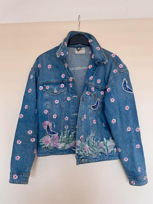 Guess spijkerjasje met borduursel maat S, Kleding | Dames, Jassen | Zomer, Gedragen, Maat 36 (S), Blauw, Ophalen of Verzenden