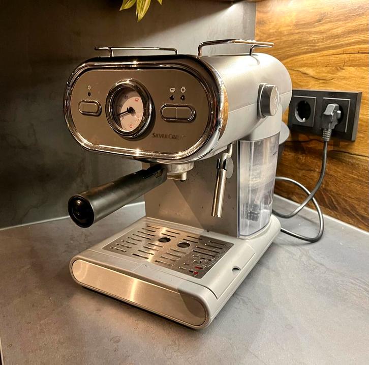 Espressomachine Silvercrest 2jr gebruikt, Witgoed en Apparatuur, Koffiezetapparaten, Zo goed als nieuw, Espresso apparaat, Stoompijpje