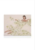 Desenio Canvas - Lady in Green Floral Dress, Antiek en Kunst, Kunst | Schilderijen | Klassiek, Ophalen