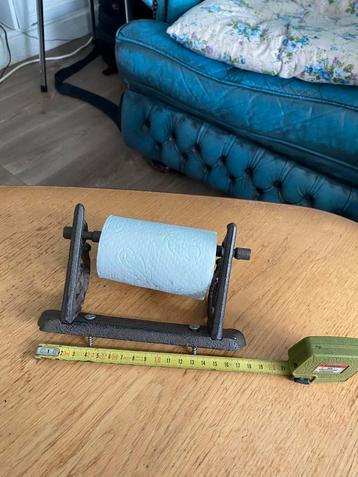Toiletrolhouder brocante gietijzer bruin landelijk beschikbaar voor biedingen