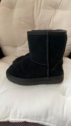 Uggs Up Town maat 28 zwart warm gevoerd schapenwol, Kinderen en Baby's, Meisje, Ophalen of Verzenden, Laarzen, Zo goed als nieuw