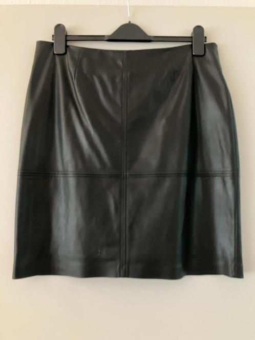 Mooie Comma lederlook rok, gevoerd, zwart, maat 40, Kleding | Dames, Rokken, Nieuw, Maat 38/40 (M), Zwart, Knielengte, Ophalen of Verzenden