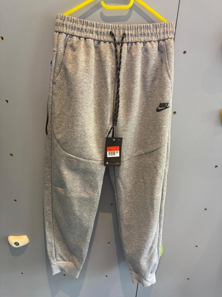 Nike tech fleece broek grijs, Ophalen of Verzenden, Zo goed als nieuw, Maat 46 (S) of kleiner, Grijs