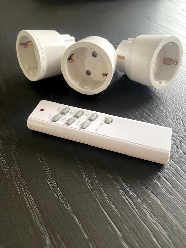 Klik aan klik uit, Doe-het-zelf en Verbouw, Elektra en Kabels, Zo goed als nieuw, Schakelaar, Ophalen