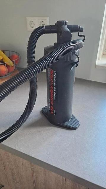 Air pump. Luchtpomp.  beschikbaar voor biedingen