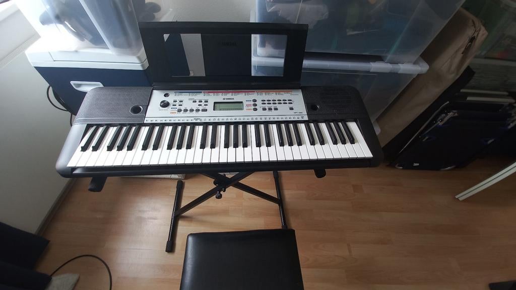Te koop Yamaha YPT-260, Muziek en Instrumenten, Keyboards, Ophalen, Zo goed als nieuw, 61 toetsen, Yamaha