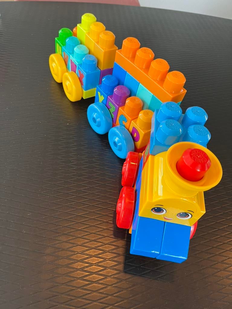 Mega blocks lettertrein 50 blokken, Ophalen of Verzenden, Zo goed als nieuw, Megabloks