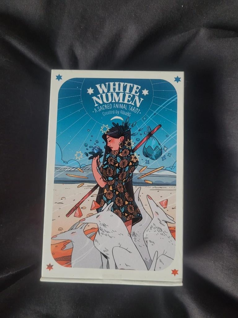 White Numen: Sacred Animal Tarot., Tarot of Kaarten leggen, Overige typen, Nieuw, Ophalen of Verzenden