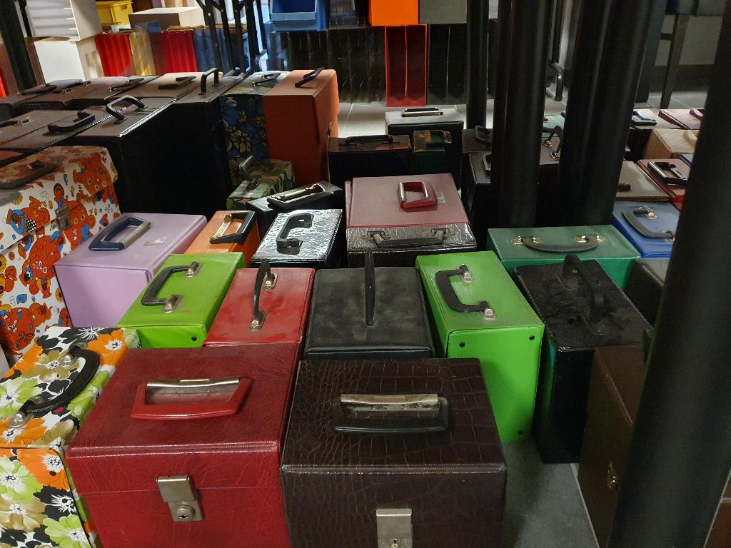 Diverse opbergkoffers voor 45T Singles en 33T LPs, Cd's en Dvd's, Vinyl Singles, Ophalen, Gebruikt