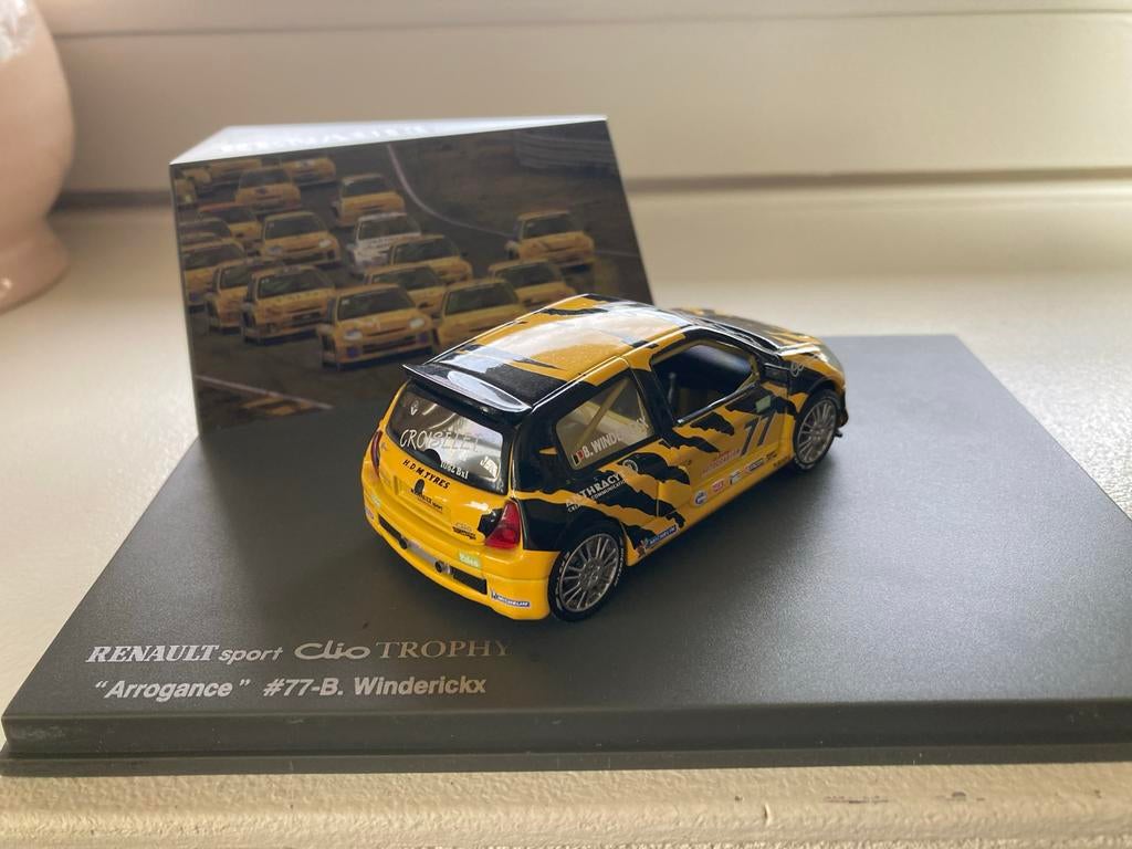 1/43 UNIVERSAL HOBBIES Renault Sport Clio Trophy McDonald's #45 EUR 20