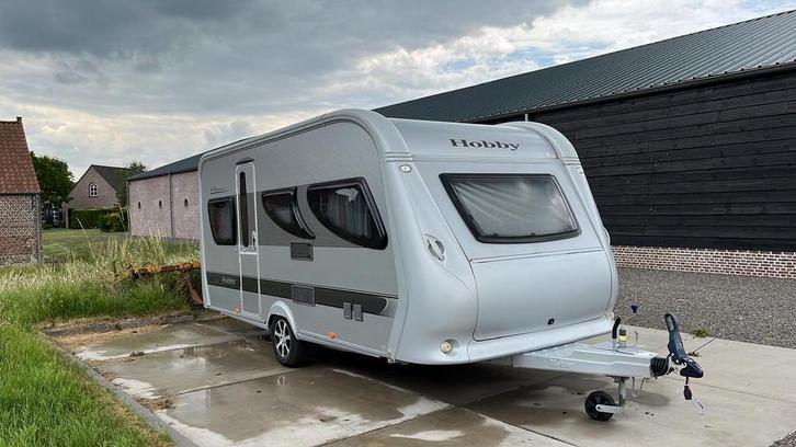 Hobby 455 UF La Vita Veneto, Caravans en Kamperen, Caravans, Particulier, tot en met 4, 1000 - 1250 kg, Rondzit, Hobby, 6 tot 7 meter
