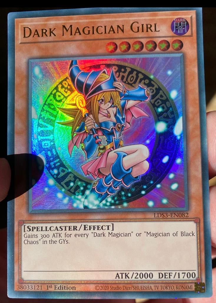 Yu-Gi-Oh! Dark Magician Girl LDS3 1st Edition !, Hobby en Vrije tijd, Verzamelkaartspellen | Yu-gi-Oh!, Ophalen of Verzenden, Zo goed als nieuw