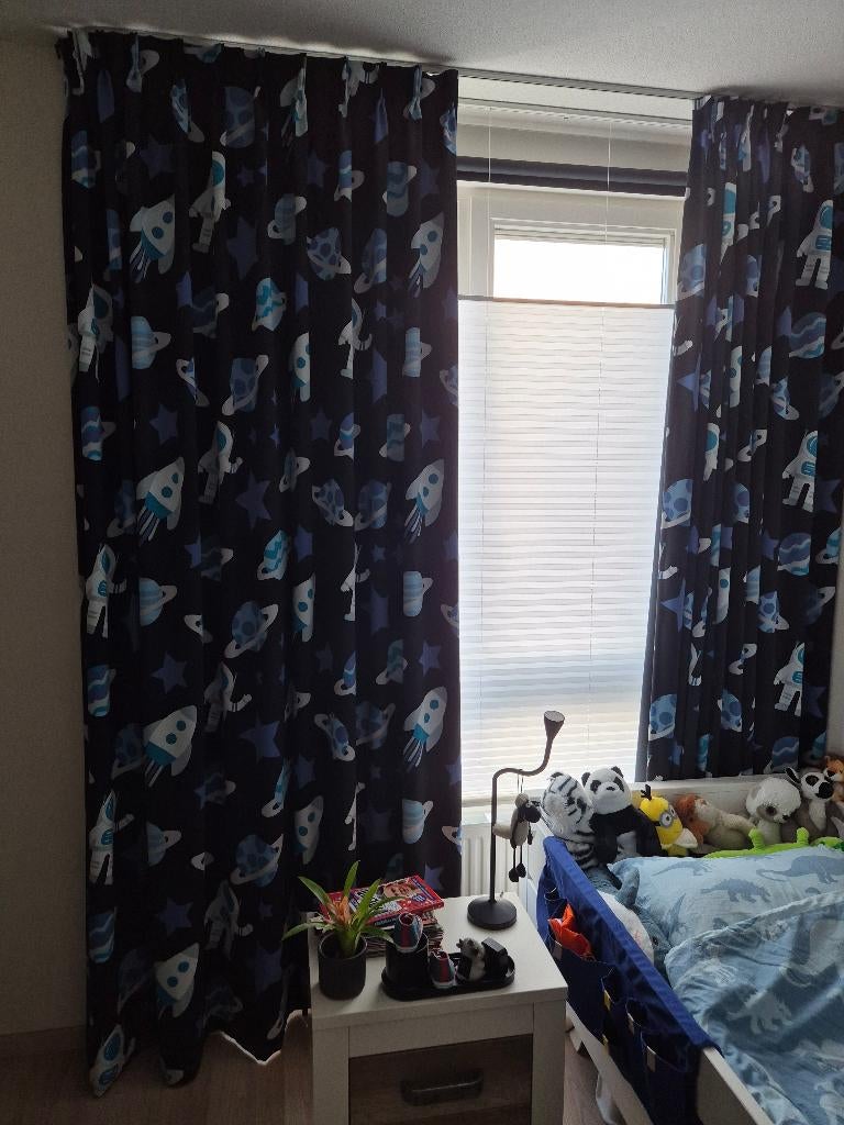 Gordijnen kinderkamer, thema ruimtevaart, kleur zwart, Ophalen, Zwart, Zo goed als nieuw, 200 cm of meer