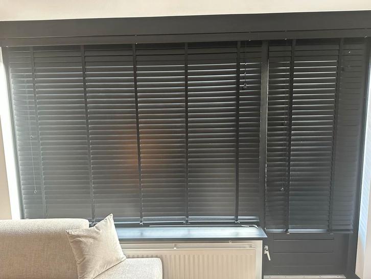 Mooie zwarte jaloezieën (3 stuks) verschillende afmetingen., Huis en Inrichting, Stoffering | Gordijnen en Lamellen, Zo goed als nieuw