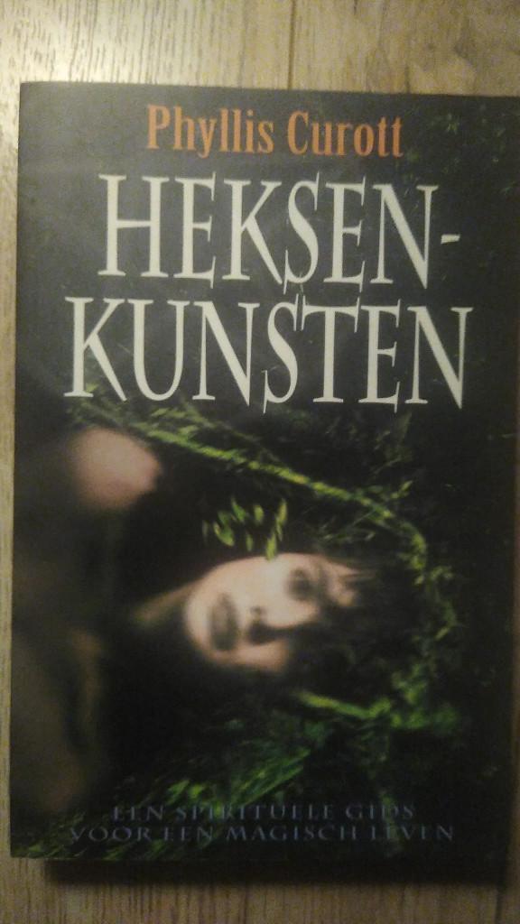 Heksenkunsten - een spi (...) magisch leven - Phyllis Curott, Boeken, Ophalen of Verzenden, Zo goed als nieuw, Spiritualiteit algemeen
