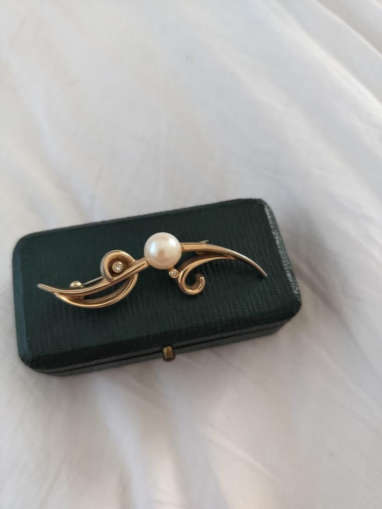 Antieke broche speld met Parel, Ophalen of Verzenden, Overige materialen, Broche