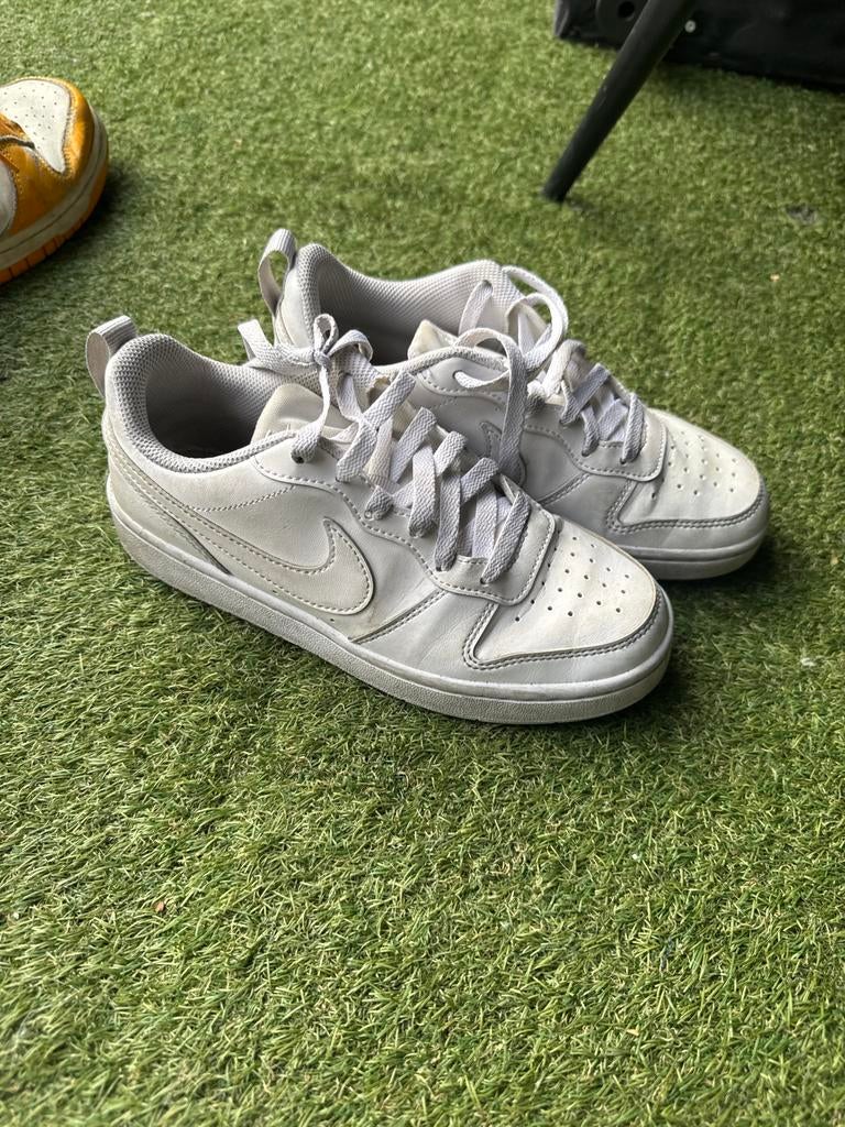 Witte Nike sneakers maat 36,5, Ophalen of Verzenden, Zo goed als nieuw