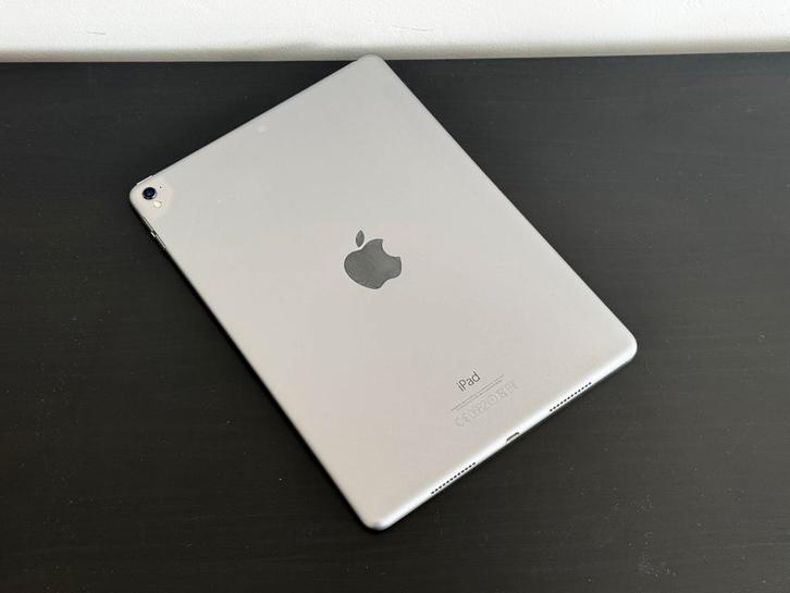 IPad Pro 9,7-inch space gray 32gb, Computers en Software, Apple iPads, Zo goed als nieuw, Apple iPad, Wi-Fi, 10 inch, 32 GB, Grijs