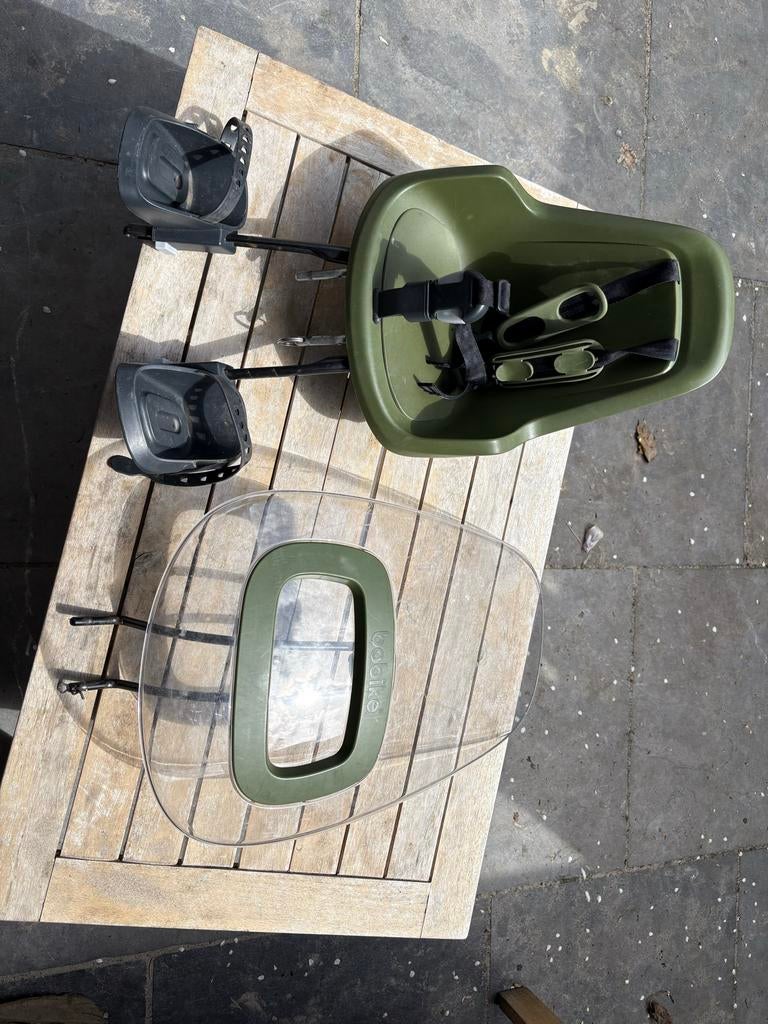 Bobike voorzitje met windscherm en bevestigingsmateriaal, Fietsen en Brommers, Fietsaccessoires | Fietsstoeltjes, Ophalen of Verzenden