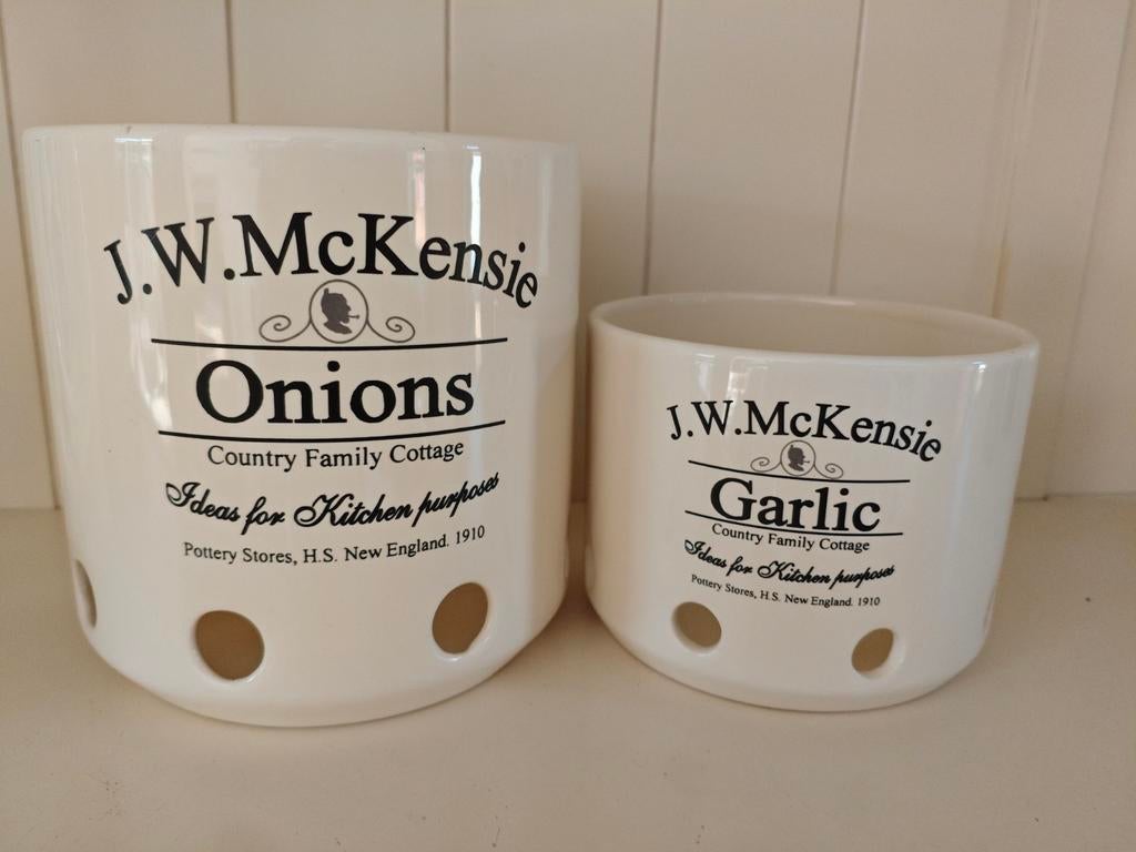 J.W. McKenzie uien- en knoflookpot, Huis en Inrichting, Gebruikt, Ophalen of Verzenden, Voorraadpot, Steen/keramiek