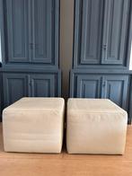 2 Crèmekleurige Lederen Poefjes, Dienbladen en/of kussens, Ophalen, Gebruikt, Vierkant, Leer