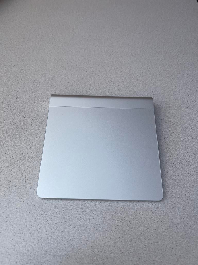 Apple Magic Trackpad, Computers en Software, Muizen, Ophalen of Verzenden, Zo goed als nieuw, Draadloos