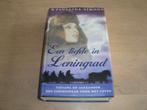 BOEK EEN LIEFDE IN LENINGRAD !!!!, Ophalen of Verzenden, Zo goed als nieuw