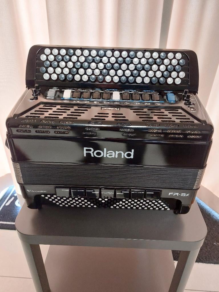 Accordeon Roland FR-3Xb digitale V-accordeon met MIDI, Muziek en Instrumenten, Met koffer, Zo goed als nieuw, Knopaccordeon, 120-bas