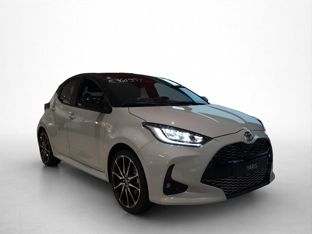 Toyota Yaris 1.5 Hybrid 130 GR Sport + (bj 2025, automaat), Auto's, 12 maanden, 450 kg, Hybride Elektrisch/Benzine, Yaris