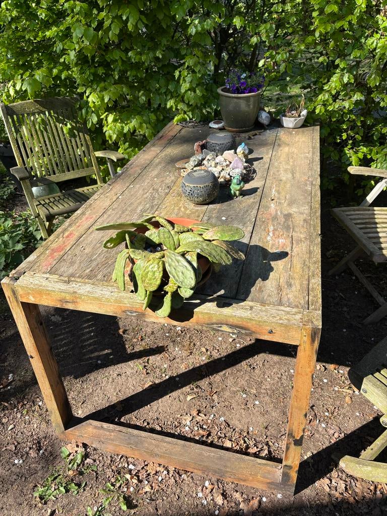 Robuuste houten tuintafel met stoelen scheepshout uit bali, Ophalen of Verzenden, Gebruikt, Hout