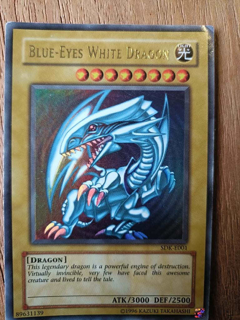 Blue-Eyes White Dragon sdk-e001, Ophalen of Verzenden, Zo goed als nieuw