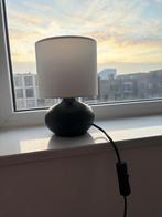 Kleine tafellamp Ikea TVÄRFOT zwart-wit, Huis en Inrichting, Ophalen, Zo goed als nieuw, Stof, Minder dan 50 cm