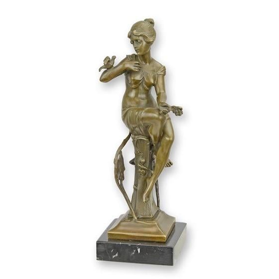 bronzen beeld , vrouw met duif , gesigneerd, Ophalen of Verzenden